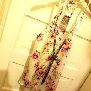 Floral print blouse fit just for you!